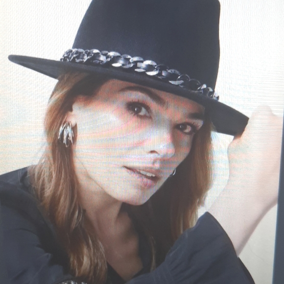 Fedora & Felt Style Hat - Picture 6 of 6